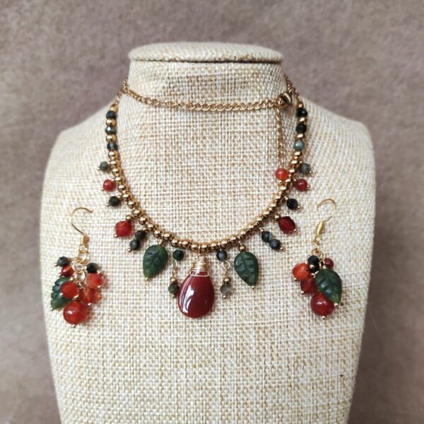 conjunto joyas collar aros dorados verde rojo chile